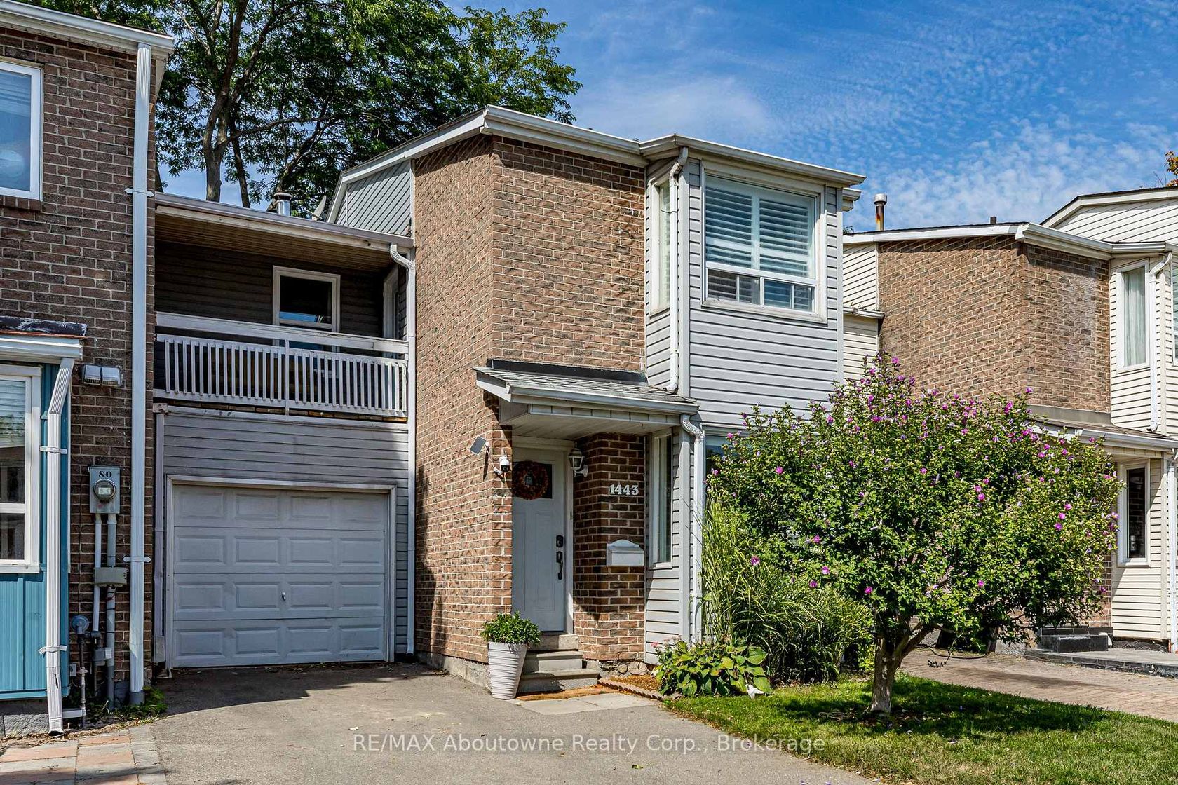1443 Zante Court N, Clarkson, Mississauga by Loree Meneguzzi Real Estate 1443 Zante Court N, Clarkson, Mississauga