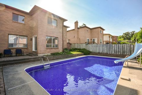 Photo 1 at 25 Keats Drive, Letitia Heights, Barrie