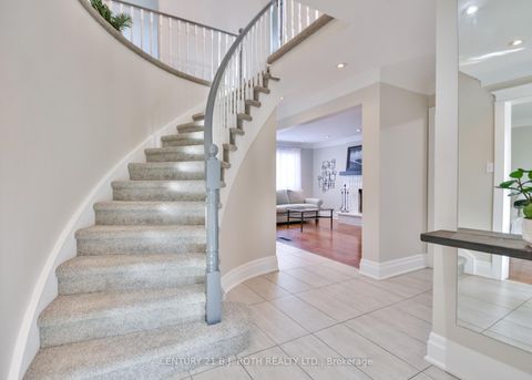 Photo 4 at 25 Keats Drive, Letitia Heights, Barrie