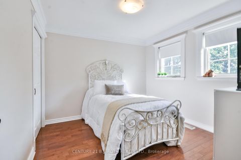 Photo 18 at 25 Keats Drive, Letitia Heights, Barrie