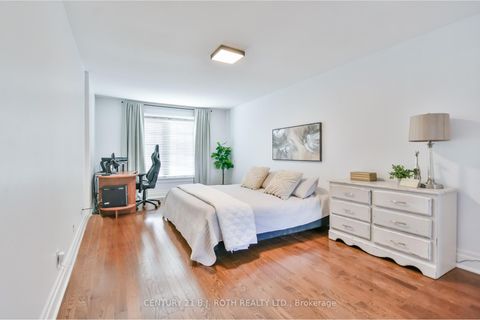 Photo 26 at 25 Keats Drive, Letitia Heights, Barrie