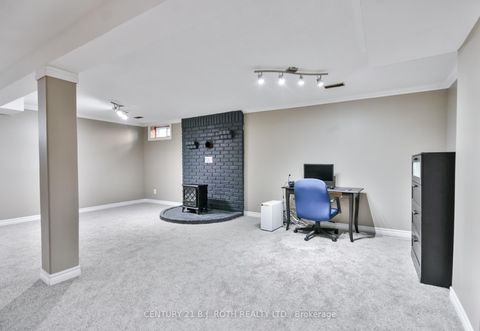 Photo 31 at 25 Keats Drive, Letitia Heights, Barrie