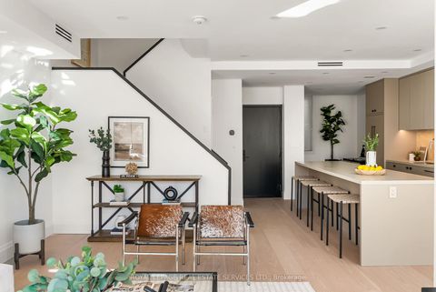 Photo 10 at 334 - 40 Oaklands Avenue, St. Clair, Toronto