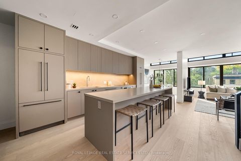 Photo 12 at 334 - 40 Oaklands Avenue, St. Clair, Toronto