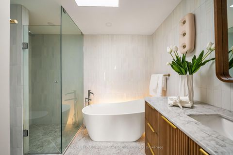 Photo 19 at 334 - 40 Oaklands Avenue, St. Clair, Toronto