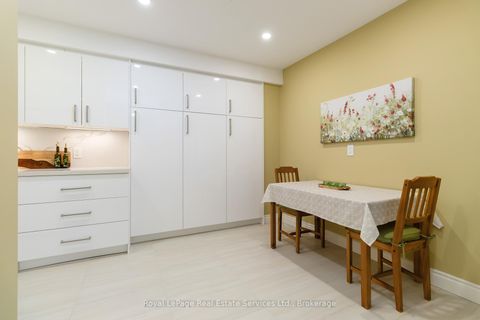 Photo 16 at 1236 McCraney Street E, CP College Park, Oakville