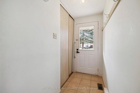 Photo 4 at 71 Geddes Crescent, Northwest, Barrie Photo 4 at 71 Geddes Crescent, Northwest, Barrie