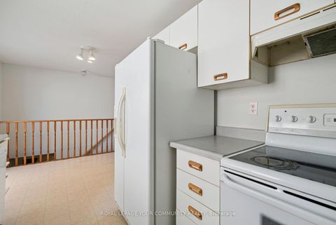 Photo 11 at 71 Geddes Crescent, Northwest, Barrie