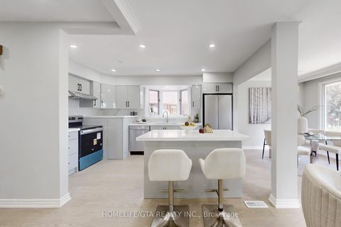 Photo 10 at 16 Woolwick Drive, Woburn, Toronto