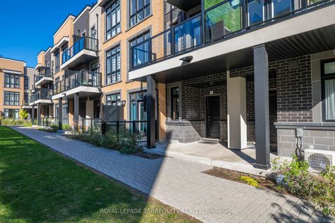 Photo 2 at 17 - 8 Sayers Lane, Oak Ridges, Richmond Hill