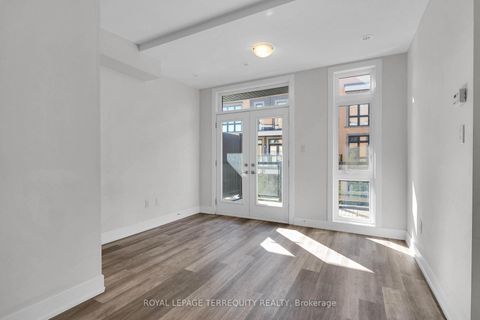 Photo 6 at 17 - 8 Sayers Lane, Oak Ridges, Richmond Hill