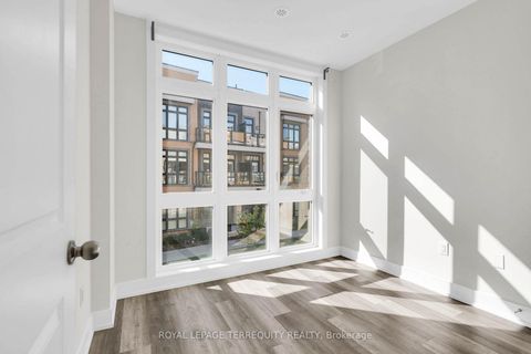 Photo 9 at 17 - 8 Sayers Lane, Oak Ridges, Richmond Hill