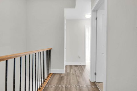 Photo 13 at 17 - 8 Sayers Lane, Oak Ridges, Richmond Hill