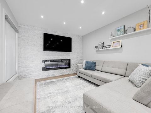 Photo 3 at 106 Bay Hill Drive, Glen Shields, Vaughan