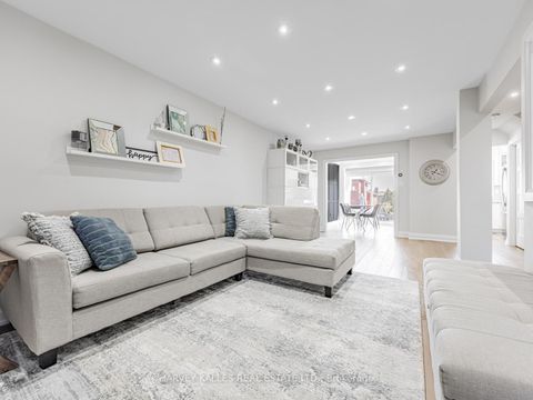 Photo 4 at 106 Bay Hill Drive, Glen Shields, Vaughan