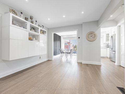 Photo 7 at 106 Bay Hill Drive, Glen Shields, Vaughan