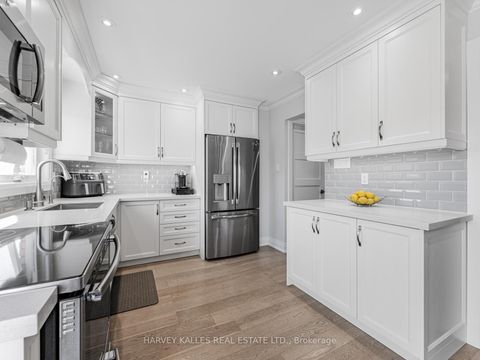 Photo 10 at 106 Bay Hill Drive, Glen Shields, Vaughan Photo 10 at 106 Bay Hill Drive, Glen Shields, Vaughan