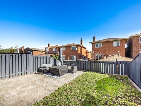 Photo 24 at 106 Bay Hill Drive, Glen Shields, Vaughan