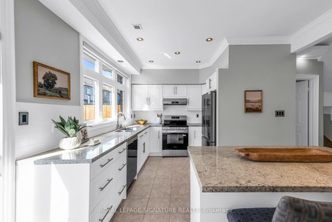 Photo 3 at 7 Chimes Lane, Queensway, Toronto
