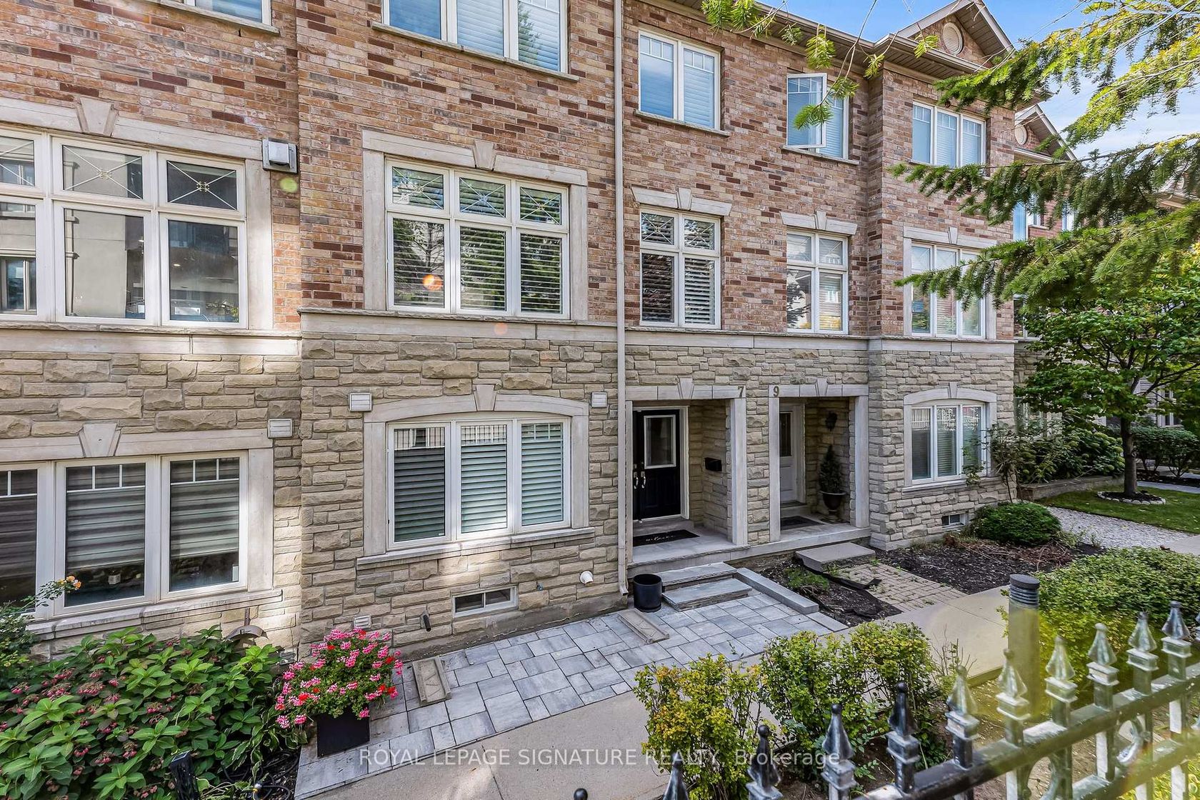 7 Chimes Lane, Queensway, Toronto by Loree Meneguzzi Real Estate 7 Chimes Lane, Queensway, Toronto