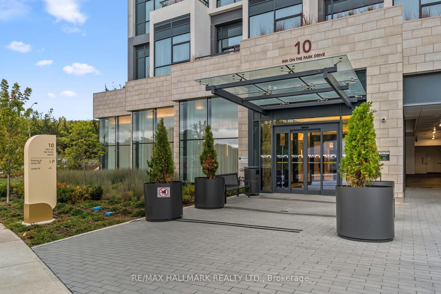 1906 - 10 Inn On The Park Drive, Don Mills, Toronto 