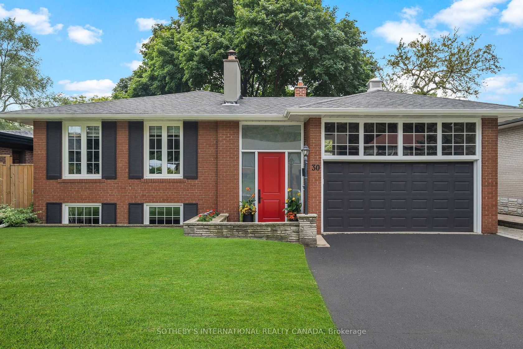 30 Bearbury Drive, Markland Wood, Toronto 