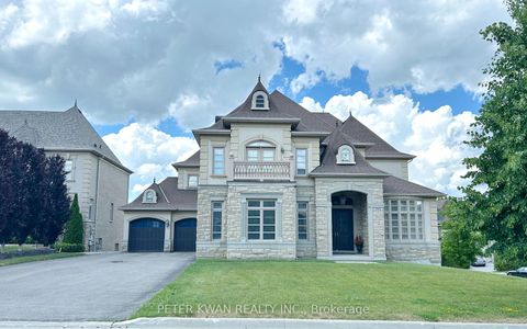 Photo 1 at 123 Carisbrooke Circle, Bayview Southeast, Aurora