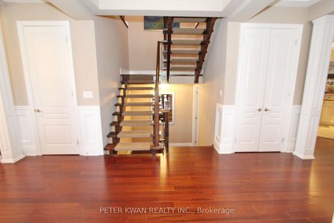 Photo 22 at 123 Carisbrooke Circle, Bayview Southeast, Aurora