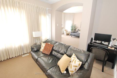 Photo 25 at 123 Carisbrooke Circle, Bayview Southeast, Aurora