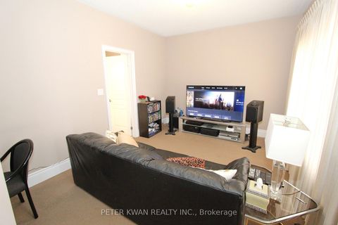 Photo 26 at 123 Carisbrooke Circle, Bayview Southeast, Aurora