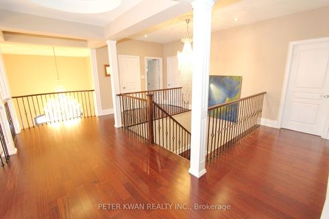 Photo 32 at 123 Carisbrooke Circle, Bayview Southeast, Aurora