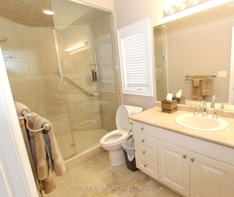 Photo 33 at 123 Carisbrooke Circle, Bayview Southeast, Aurora