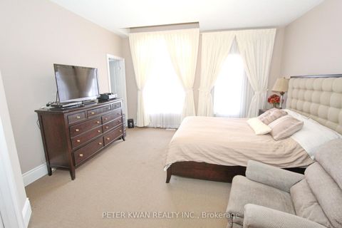 Photo 35 at 123 Carisbrooke Circle, Bayview Southeast, Aurora