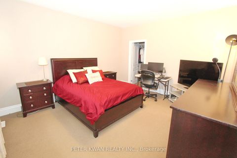 Photo 36 at 123 Carisbrooke Circle, Bayview Southeast, Aurora