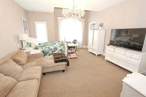 Photo 38 at 123 Carisbrooke Circle, Bayview Southeast, Aurora