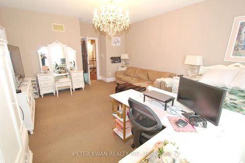 Photo 39 at 123 Carisbrooke Circle, Bayview Southeast, Aurora