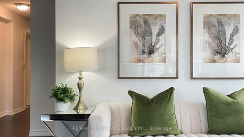 Photo 13 at 1602 - 386 Yonge Street, Bay Street Corridor, Toronto