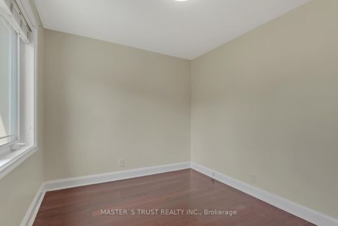 Photo 3 at 4061 Dufferin Street, Bathurst Manor, Toronto