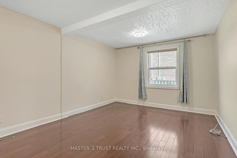 Photo 10 at 4061 Dufferin Street, Bathurst Manor, Toronto Photo 10 at 4061 Dufferin Street, Bathurst Manor, Toronto