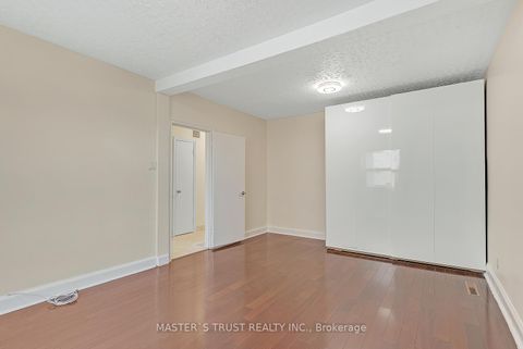 Photo 11 at 4061 Dufferin Street, Bathurst Manor, Toronto Photo 11 at 4061 Dufferin Street, Bathurst Manor, Toronto