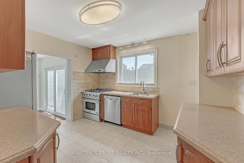Photo 13 at 4061 Dufferin Street, Bathurst Manor, Toronto