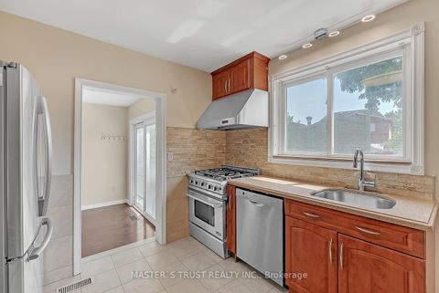 Photo 14 at 4061 Dufferin Street, Bathurst Manor, Toronto