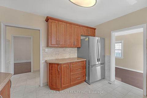 Photo 15 at 4061 Dufferin Street, Bathurst Manor, Toronto