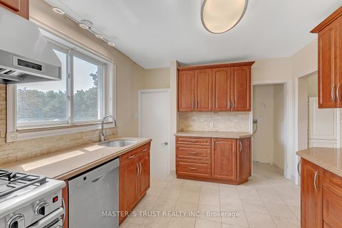 Photo 16 at 4061 Dufferin Street, Bathurst Manor, Toronto