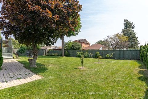Photo 24 at 4061 Dufferin Street, Bathurst Manor, Toronto