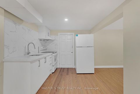 Photo 29 at 4061 Dufferin Street, Bathurst Manor, Toronto