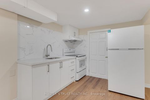 Photo 30 at 4061 Dufferin Street, Bathurst Manor, Toronto