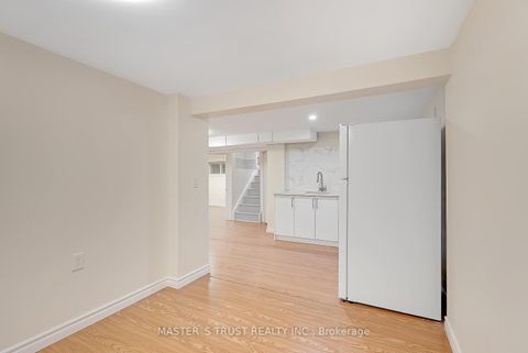 Photo 33 at 4061 Dufferin Street, Bathurst Manor, Toronto