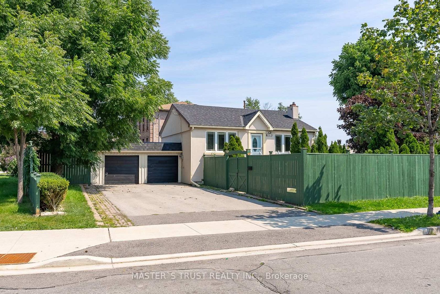 4061 Dufferin Street, Bathurst Manor, Toronto 