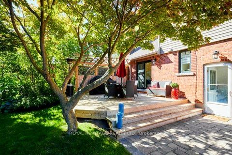 Photo 4 at 35 Glen Muir Drive, Cliffcrest, Toronto
